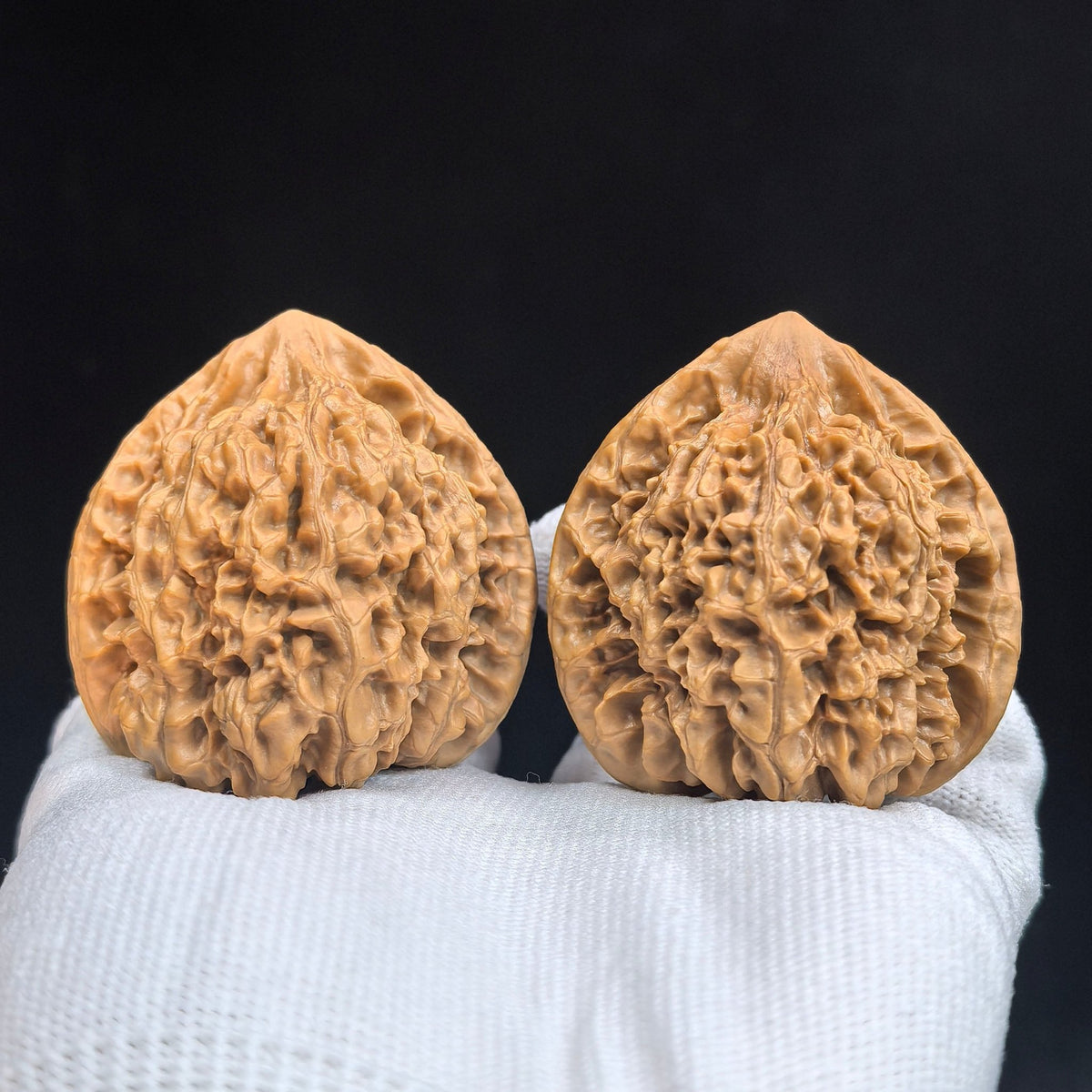 “Qilin Pattern” Peach-Heart Concave-Base Wenwan Walnut Pair | 48.0mm × 39.0mm | QLWTXBD-17G3 - ThePatinaProject