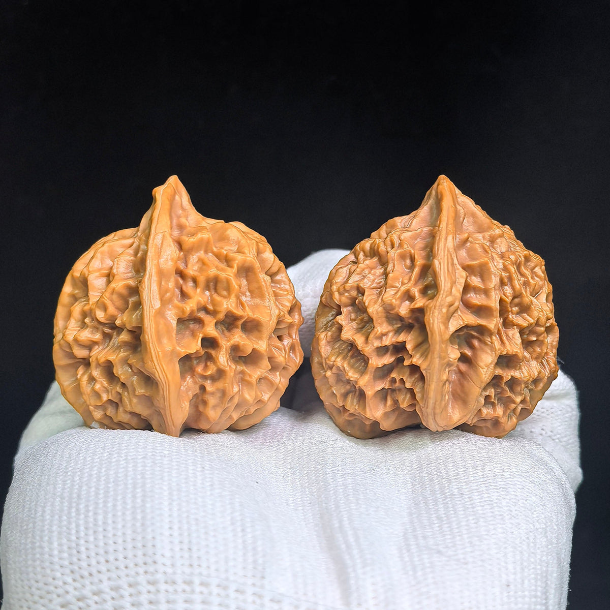 Qilin-Spined Hedgehog Wenwan Walnut Pair | 43.0mm x 43.0mm | QLCW-C1D0E - ThePatinaProject