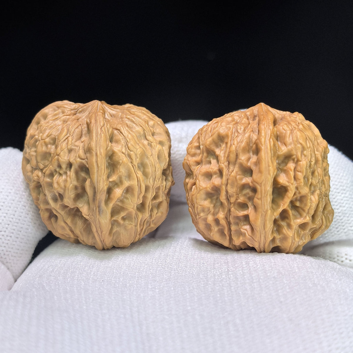 "Rain Flower Pebble" Yuhuashi YHS-1105 Pocket-Sized Wenwan Walnuts Pair | 32.0mm x 32.0mm | YHS-1105 - ThePatinaProject