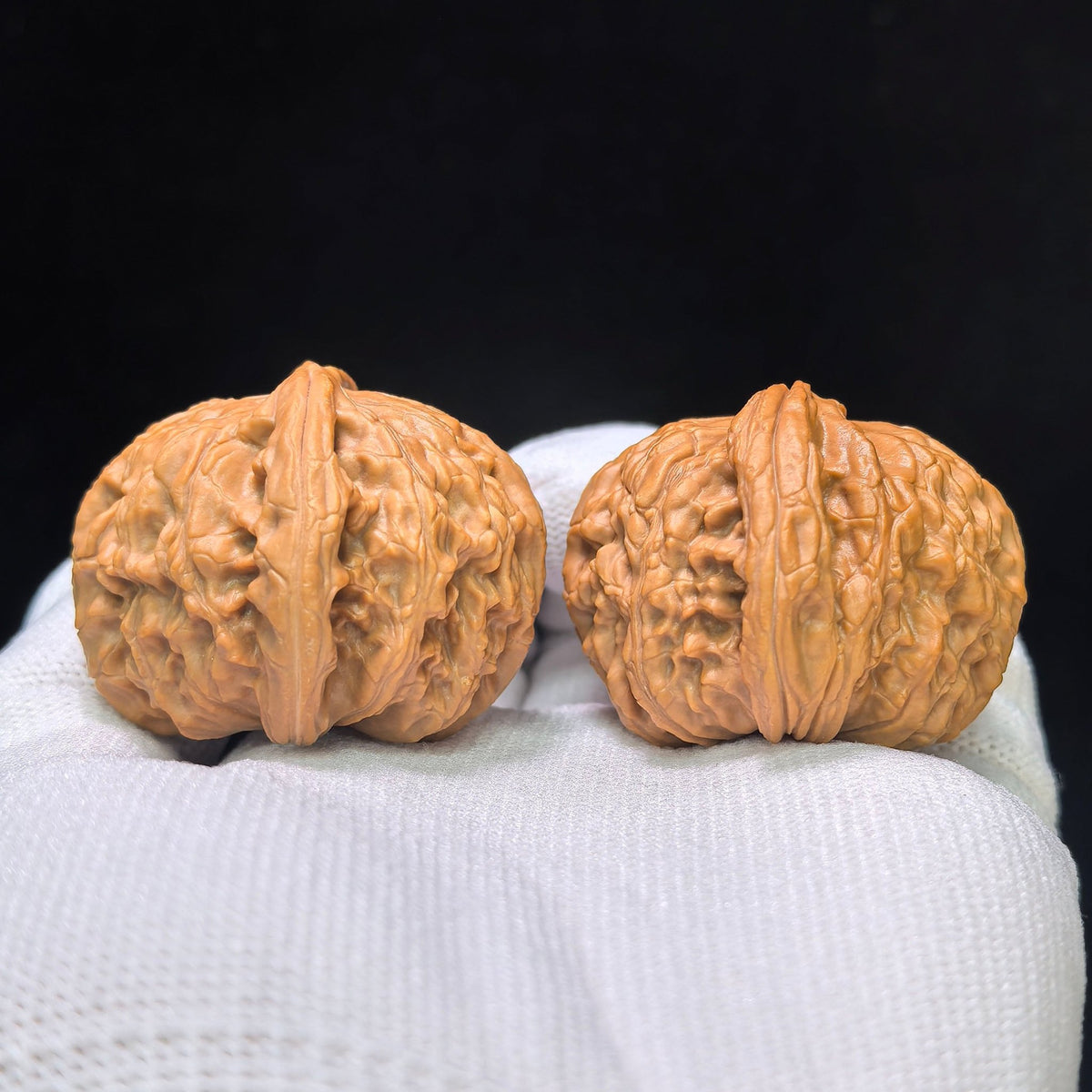 "Recessed Apex Spherical White Lion" Menjian Qiuxing Baishizi Low-Profile Wenwan Walnuts Pair | 39.0mm x 39.0mm | BSJ-1505C - ThePatinaProject