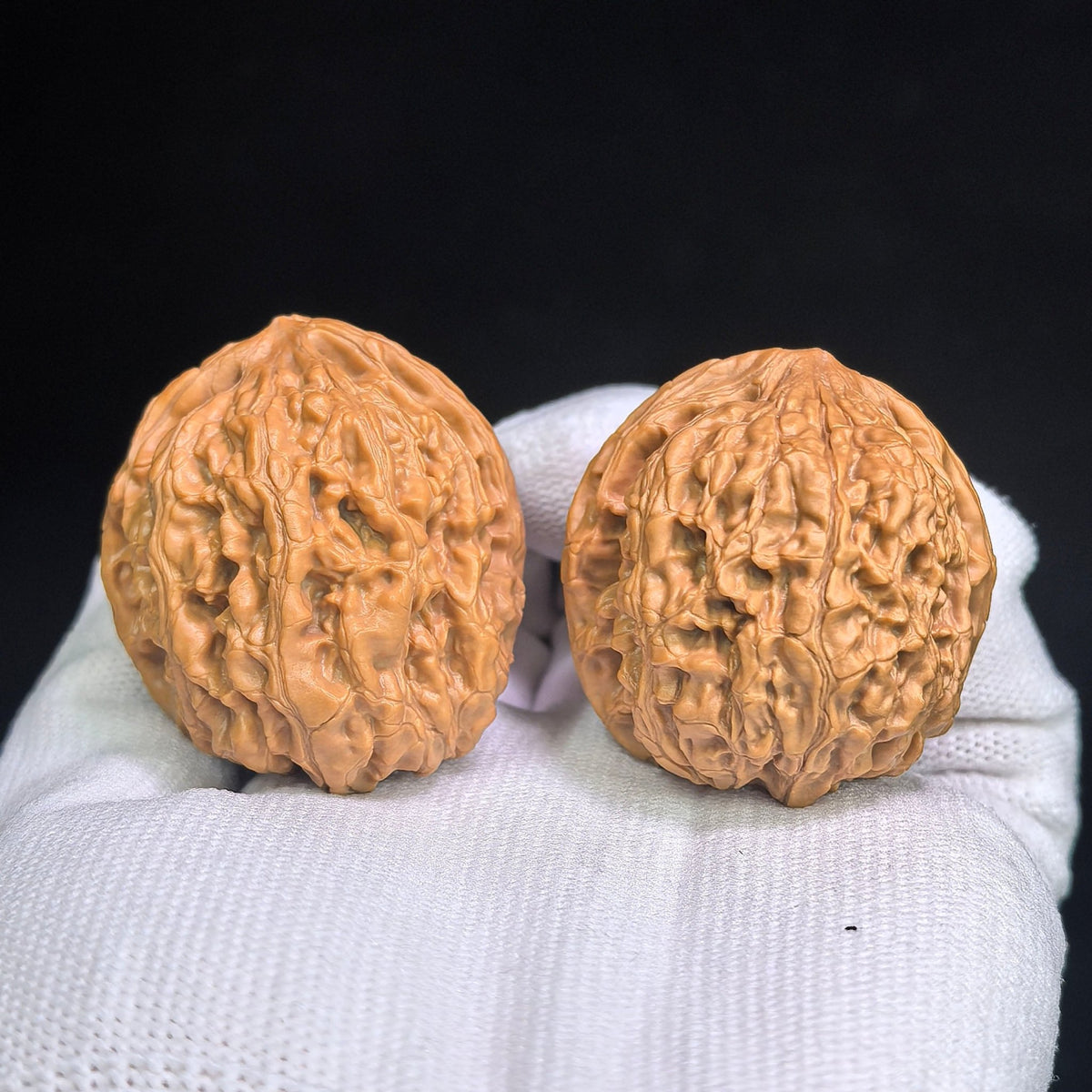 "Red Koi / Hong Jin Li" Heirloom Collection Wenwan Walnuts Pair | 38.0mm x 39.0mm | HJL-1501C - ThePatinaProject