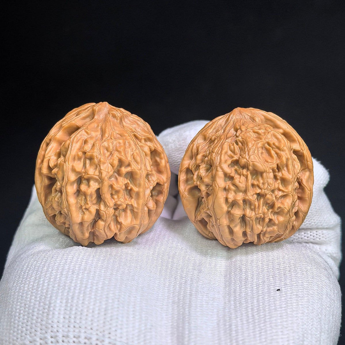 "Red Koi / Hong Jin Li" Heirloom Collection Wenwan Walnuts Pair | 38.0mm x 39.0mm | HJL-1501C - ThePatinaProject