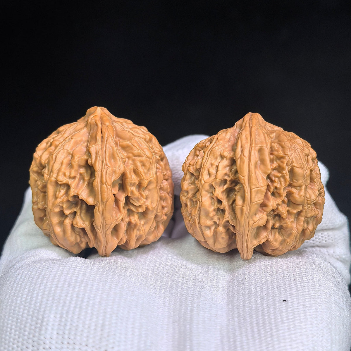 "Red Koi / Hong Jin Li" Heirloom Collection Wenwan Walnuts Pair | 38.0mm x 39.0mm | HJL-1501C - ThePatinaProject