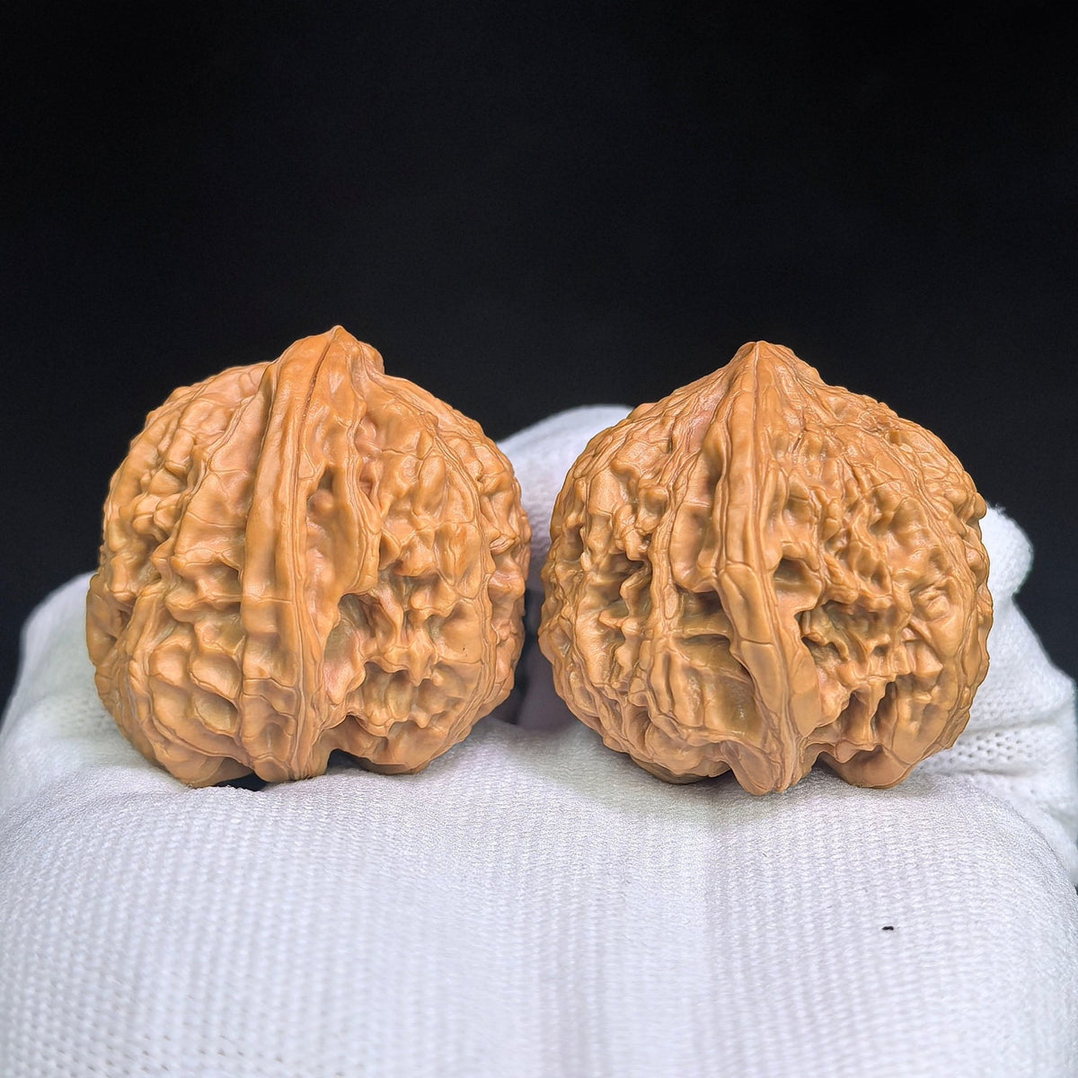 "Red Koi / Hong Jin Li" Heirloom Collection Wenwan Walnuts Pair | 38.0mm x 39.0mm | HJL-1501C - ThePatinaProject