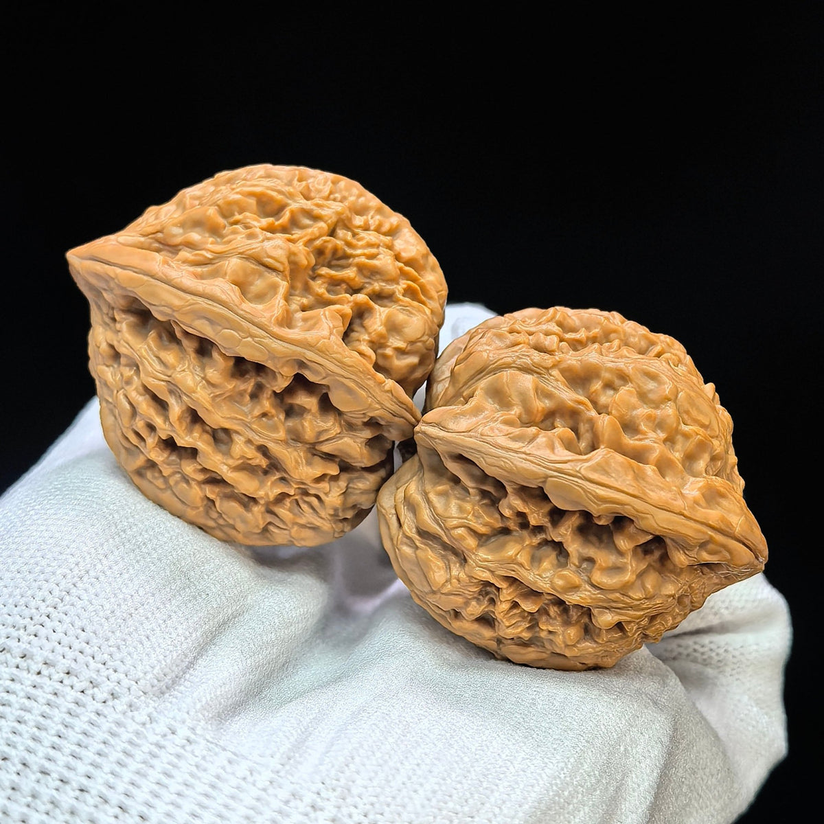 "Red Koi" Hongjinli Low-Profile Wenwan Walnuts Pair | 37.0mm x 40.0mm | HJL-1502C - ThePatinaProject