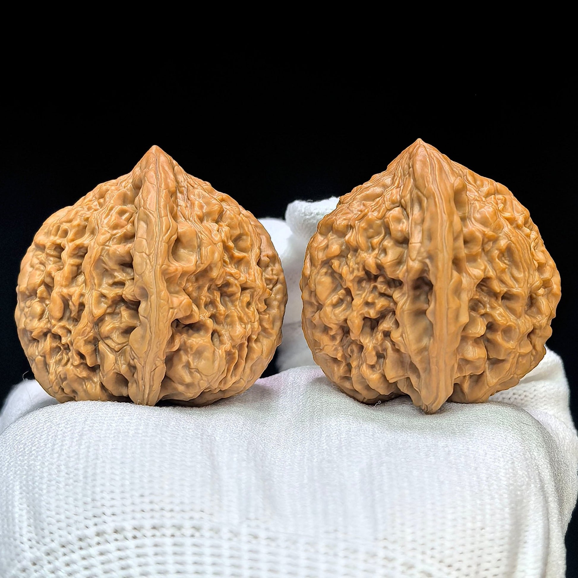 "Red Koi" Hongjinli Low-Profile Wenwan Walnuts Pair | 37.0mm x 40.0mm | HJL-1502C - ThePatinaProject