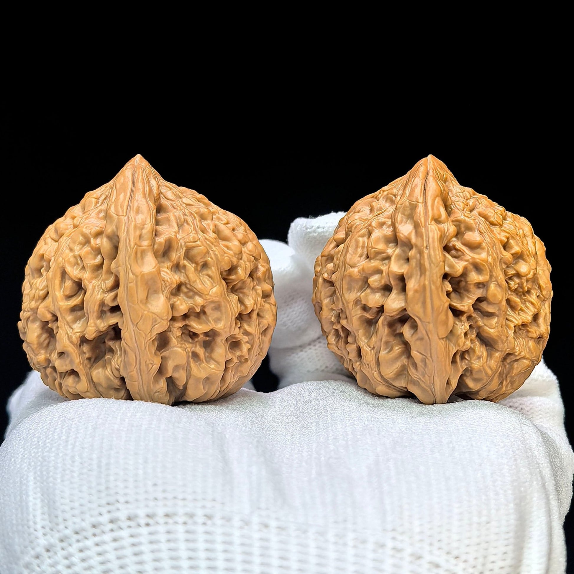 "Red Koi" Hongjinli Low-Profile Wenwan Walnuts Pair | 37.0mm x 40.0mm | HJL-1502C - ThePatinaProject