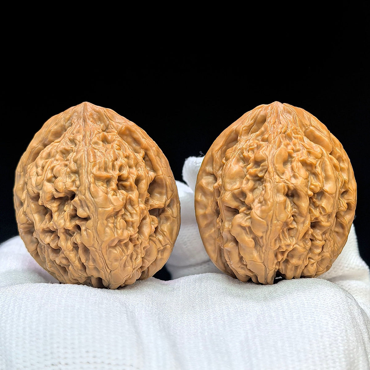 "Red Koi" Hongjinli Low-Profile Wenwan Walnuts Pair | 37.0mm x 40.0mm | HJL-1502C - ThePatinaProject