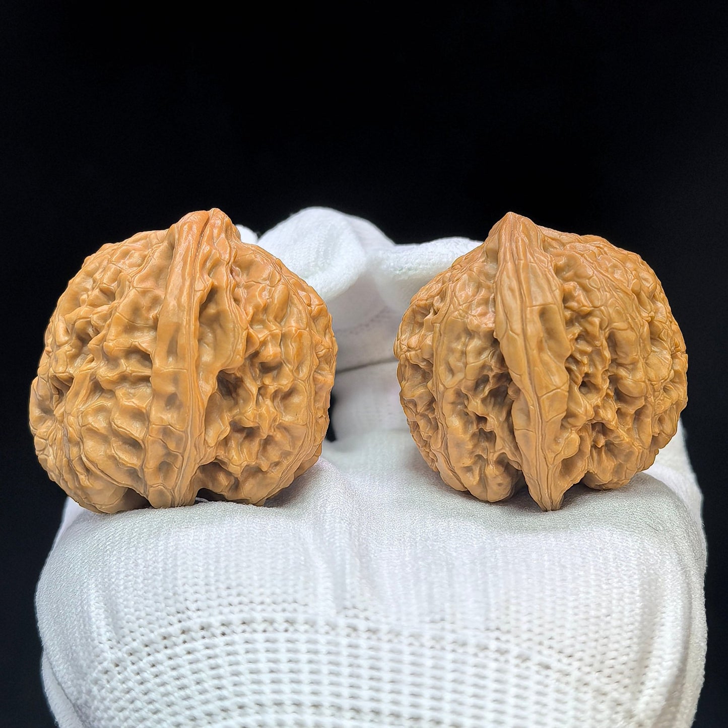 "Red Koi" Hongjinli Low-Profile Wenwan Walnuts Pair | 38.0mm x 39.0mm | HJL-1501C - ThePatinaProject