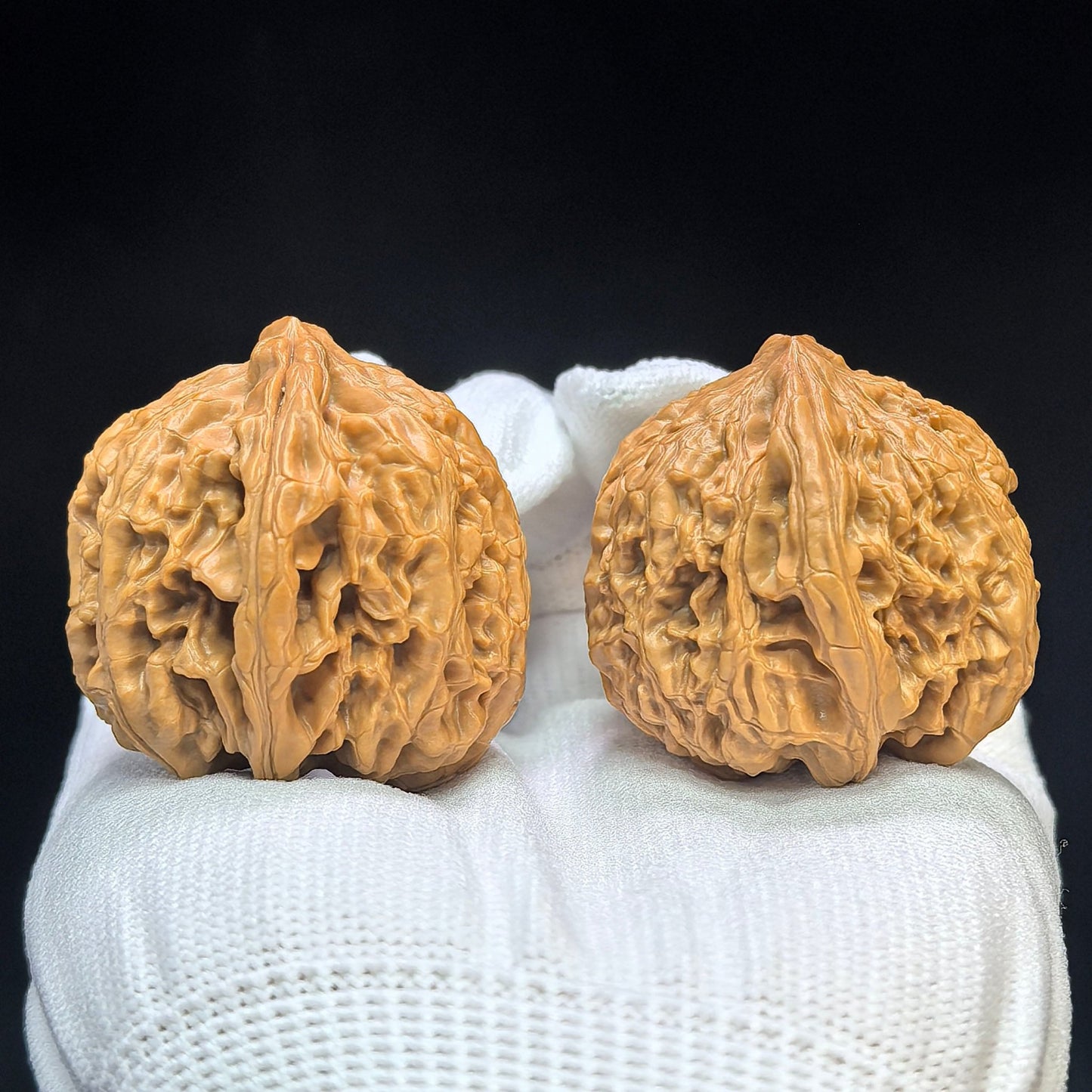 "Red Koi" Hongjinli Low-Profile Wenwan Walnuts Pair | 38.0mm x 39.0mm | HJL-1501C - ThePatinaProject