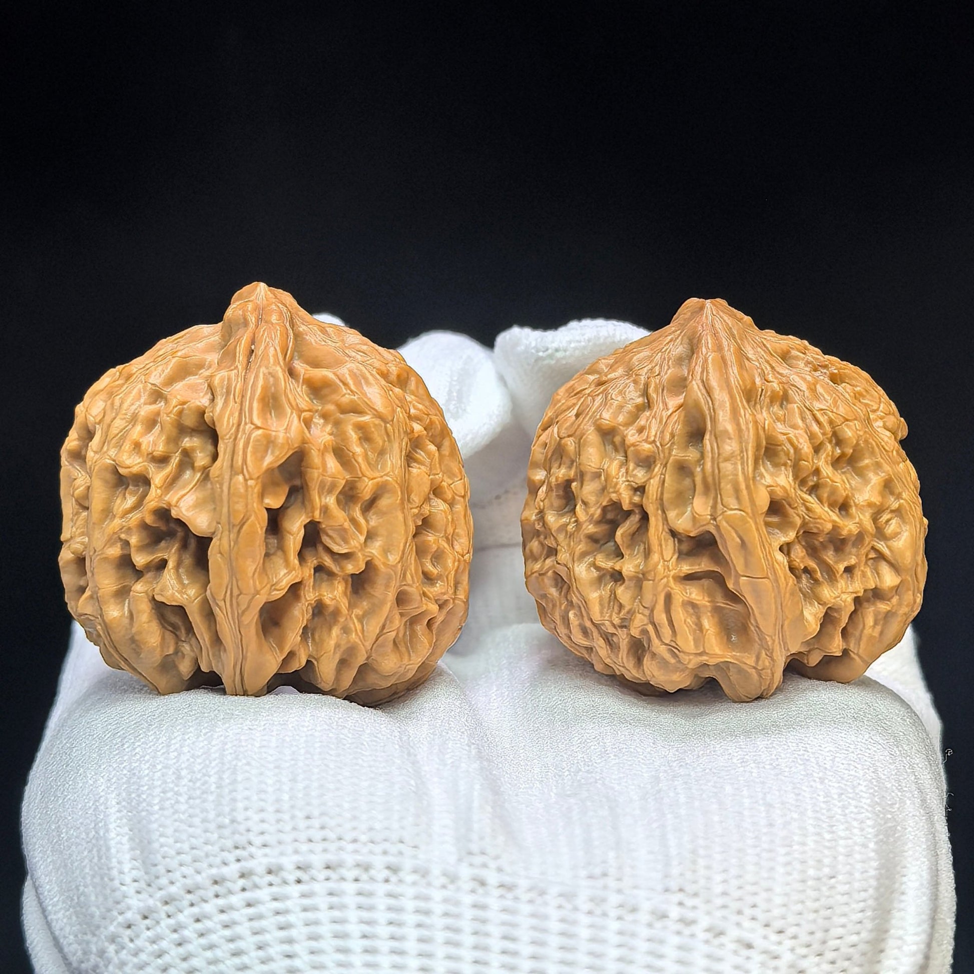 "Red Koi" Hongjinli Low-Profile Wenwan Walnuts Pair | 38.0mm x 39.0mm | HJL-1501C - ThePatinaProject