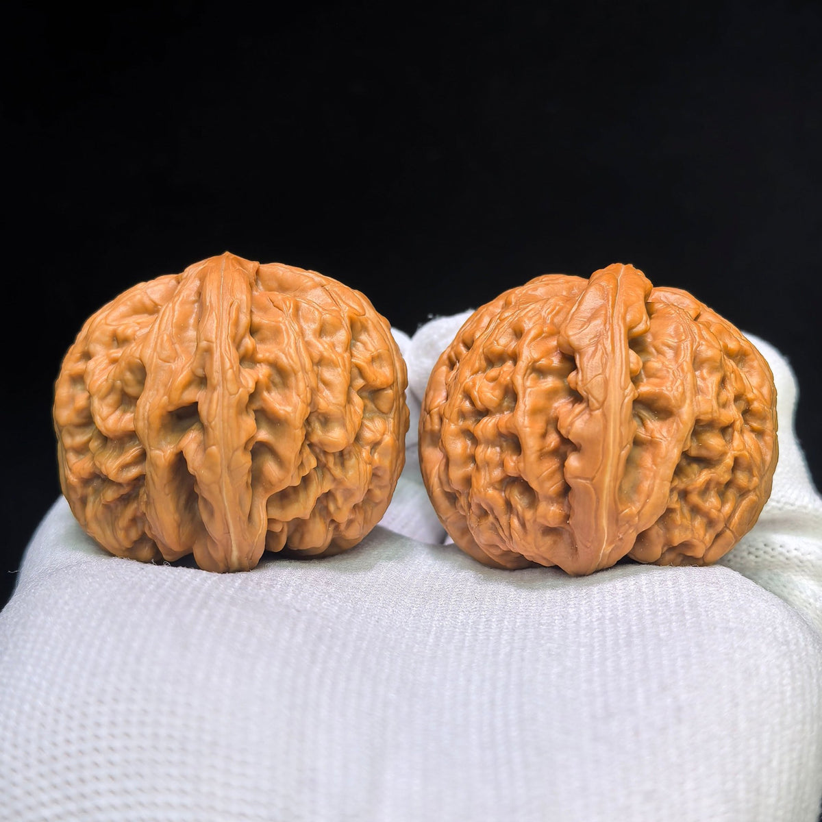 "Red Koi" Hongjinli Wenwan Walnuts Pair | 40.0mm x 42.0mm | HJL-1551C - ThePatinaProject