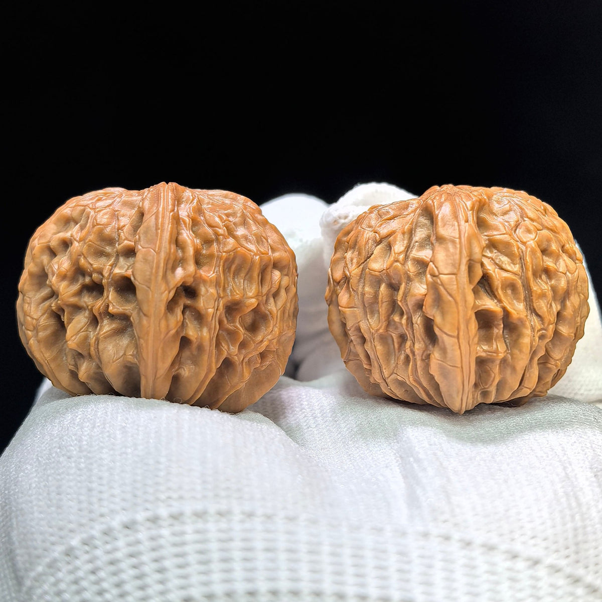 "Red Shell Millstone / Hong Ke Mo Pan" Heirloom Collection Wenwan Walnuts Pair | 39.0mm x 36.0mm | MP-1608 - ThePatinaProject