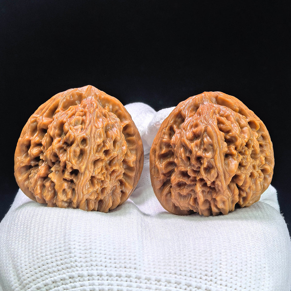 “Red-Shell Triangular Nanjiang Stone” Wenwan Walnut Pair | 37.0mm × 38.0mm | NJS-1410 - ThePatinaProject