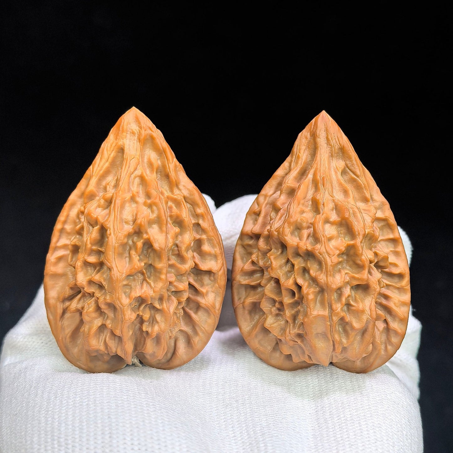 "Red Tasseled Spear" Hongyingqiang HJQ-CWA1E Wenwan Walnuts Pair | 41.0mm x 38.0mm | HJQ-CWA1E - ThePatinaProject