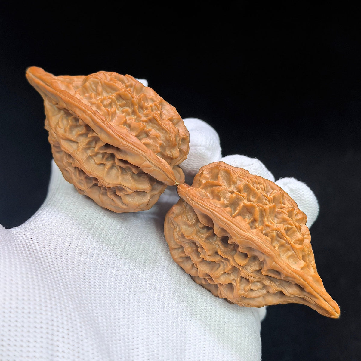 "Red Tasseled Spear" Hongyingqiang HJQ-CWA1E Wenwan Walnuts Pair | 41.0mm x 38.0mm | HJQ-CWA1E - ThePatinaProject