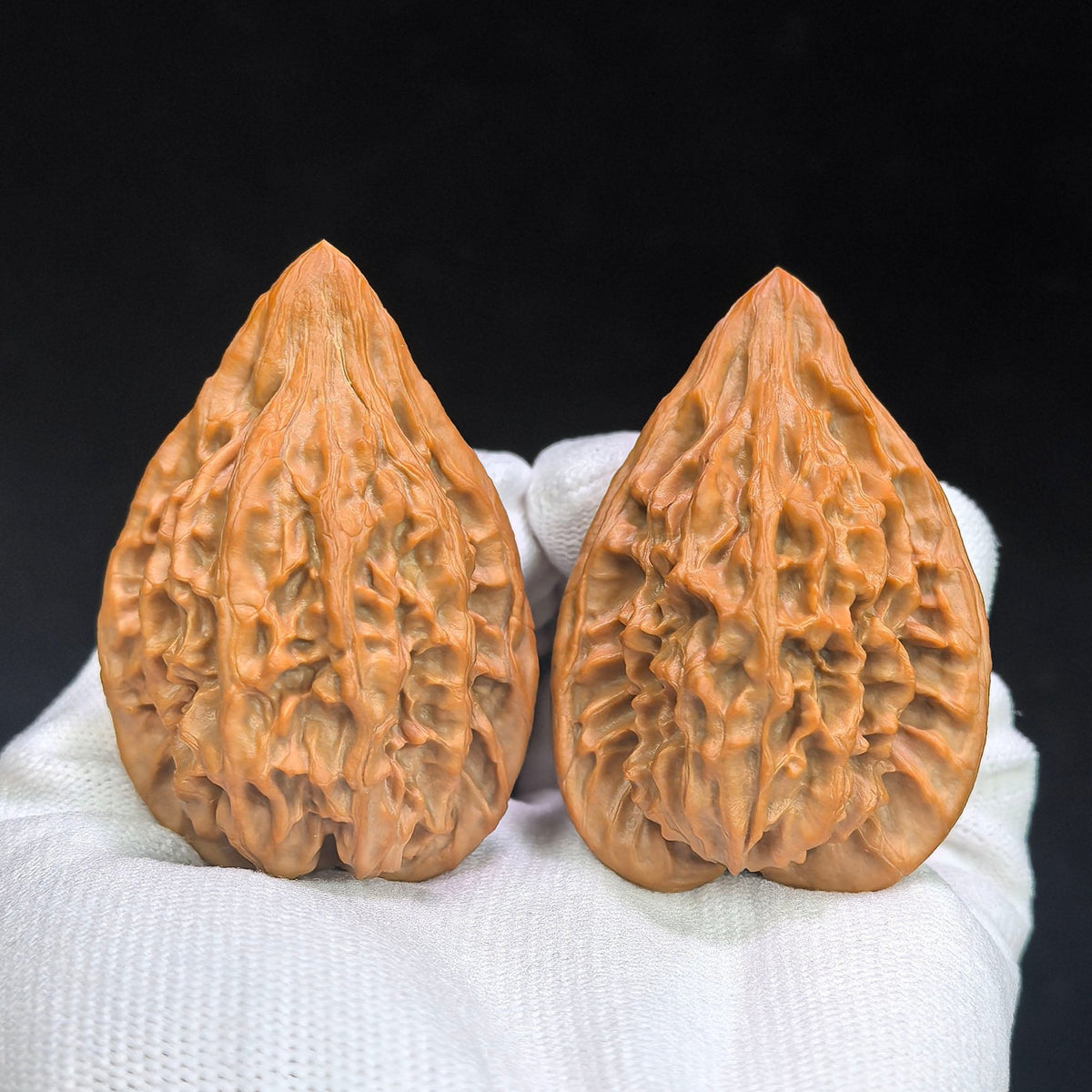 "Red Tasseled Spear" Hongyingqiang HJQ-CWA1E Wenwan Walnuts Pair | 41.0mm x 38.0mm | HJQ-CWA1E - ThePatinaProject