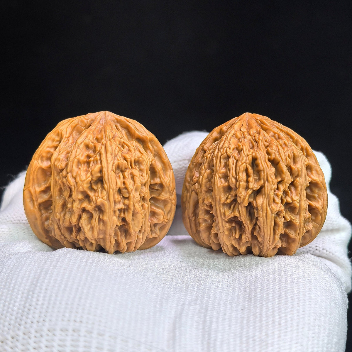 “Ruby” Hongbaoshi Deep-Textured Wenwan Walnut Pair | 39.0mm × 35.0mm | HBS-17D6 - ThePatinaProject