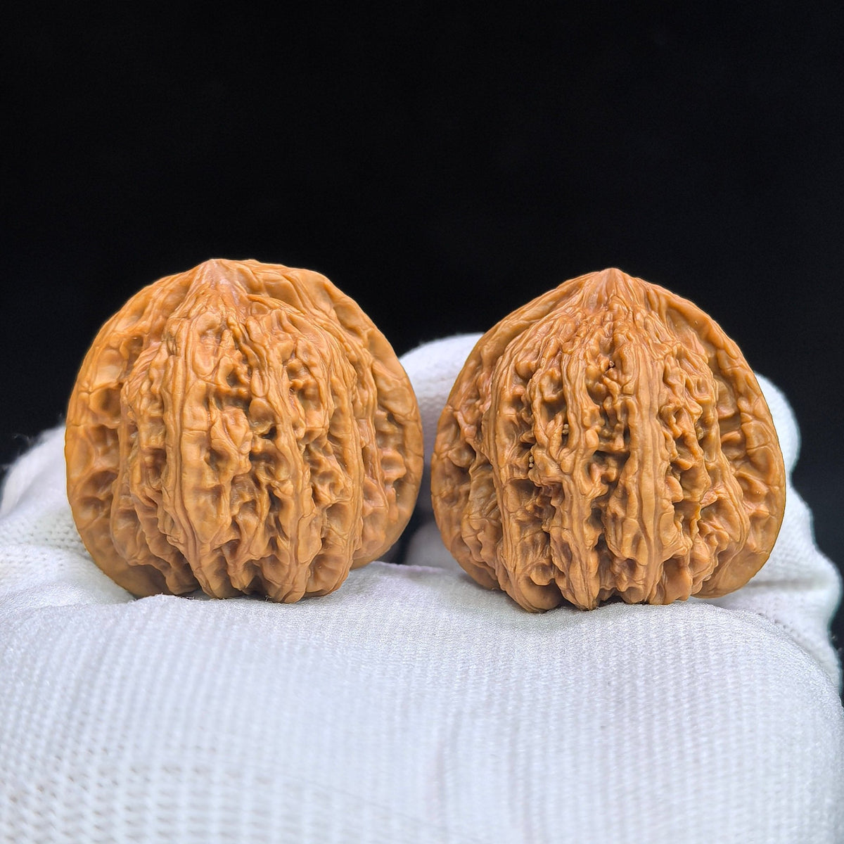 “Ruby” Hongbaoshi Deep-Textured Wenwan Walnut Pair | 39.0mm × 35.0mm | HBS-17D6 - ThePatinaProject
