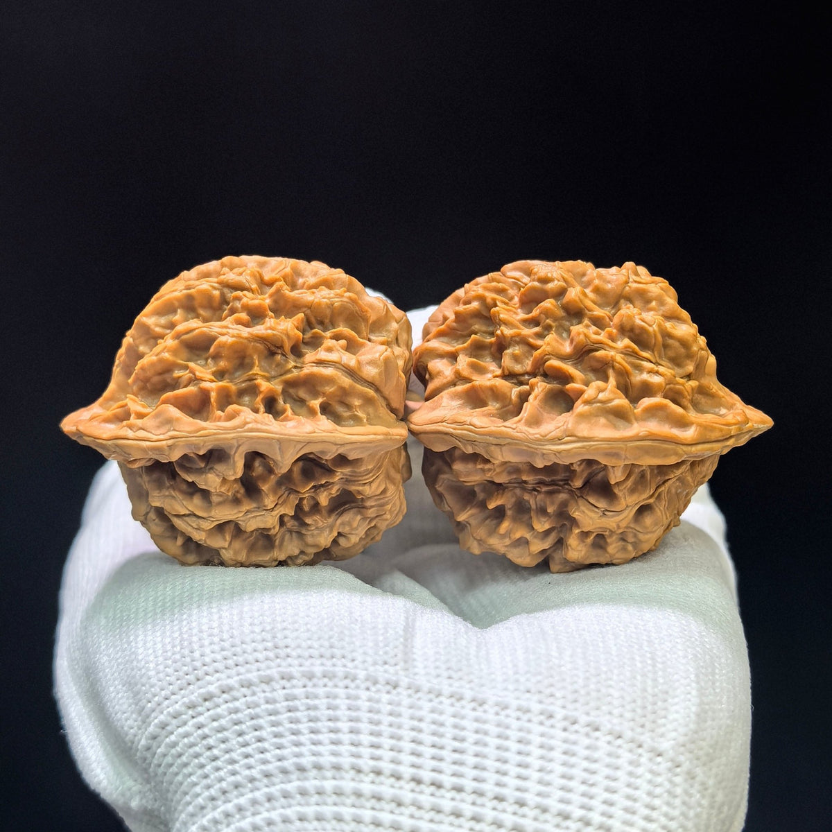Shaanxi Guanmao Wenwan Walnut Pair | Broad-Shouldered Official Hat Form | 45.0mm × 39.0mm | SXGM-1601 - ThePatinaProject