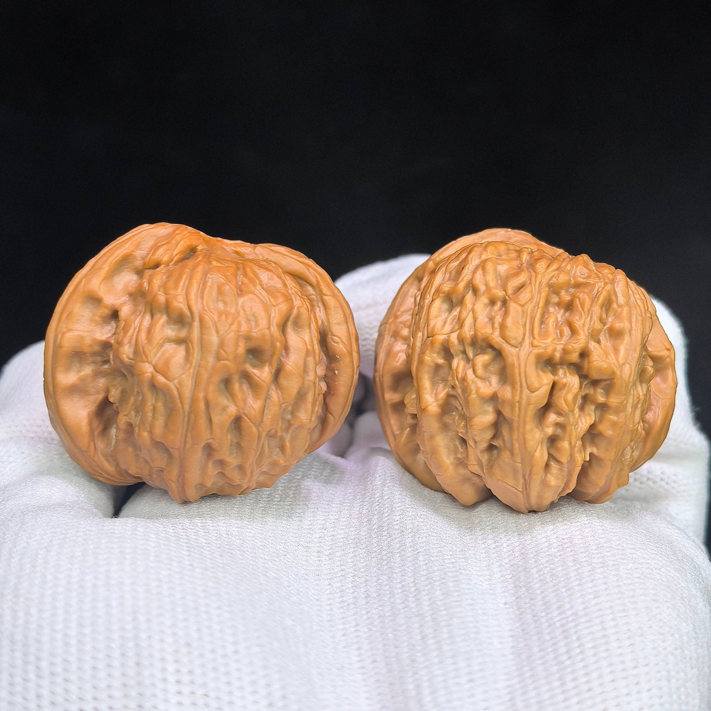 "Shunfenger White Lionhead" Baishizi Shunfenger BSJSFE-1301E Wenwan Walnuts Collector Pair | 38.0mm x 41.0mm | Stock ID: BSJSFE-1301E - ThePatinaProject