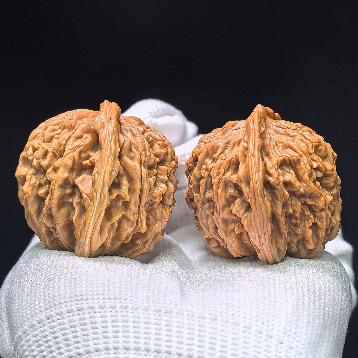 "Sizhelou Lion Head / Si Zhe Lou" Heirloom Collection Wenwan Walnuts Pair | 40.0mm x 38.0mm | SZL-1407 - ThePatinaProject