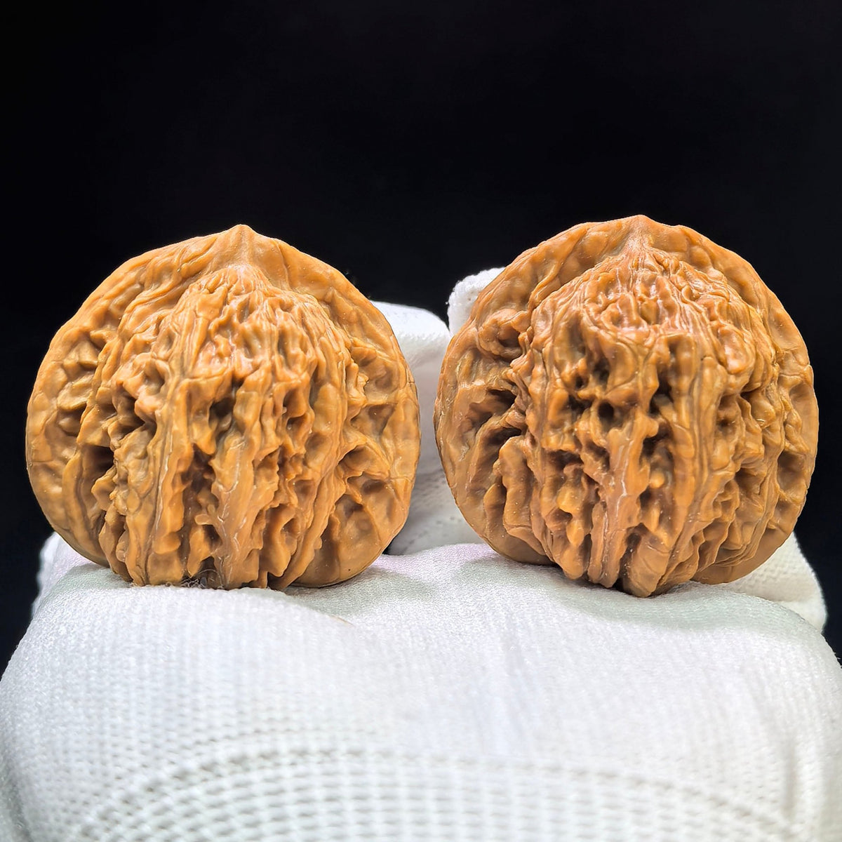 Sizuo Lou “Four Towers” Wenwan Walnut Pair | Broad Rounded Classic Form | 42.0mm × 39.0mm | SZL-1603 - ThePatinaProject