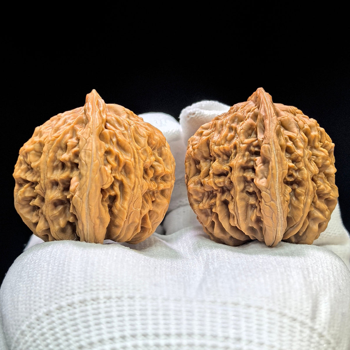 Sizuo Lou “Four Towers” Wenwan Walnut Pair | Broad Rounded Classic Form | 42.0mm × 39.0mm | SZL-1603 - ThePatinaProject
