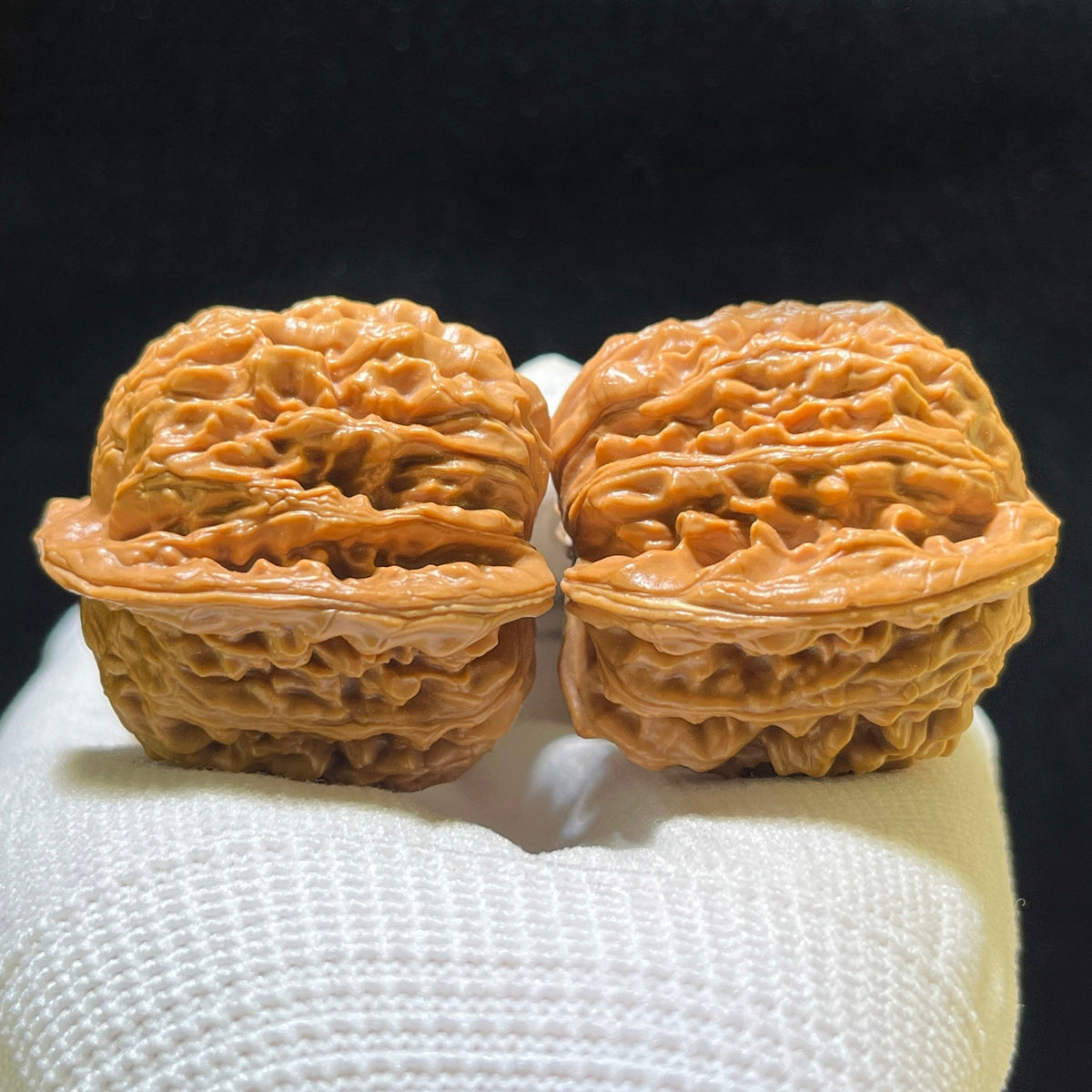 Sizuolou Scholar Walnuts Pair | 41.0mm x 37.0mm | Deep-Belly Format | Stock ID: SZL-1103 - ThePatinaProject
