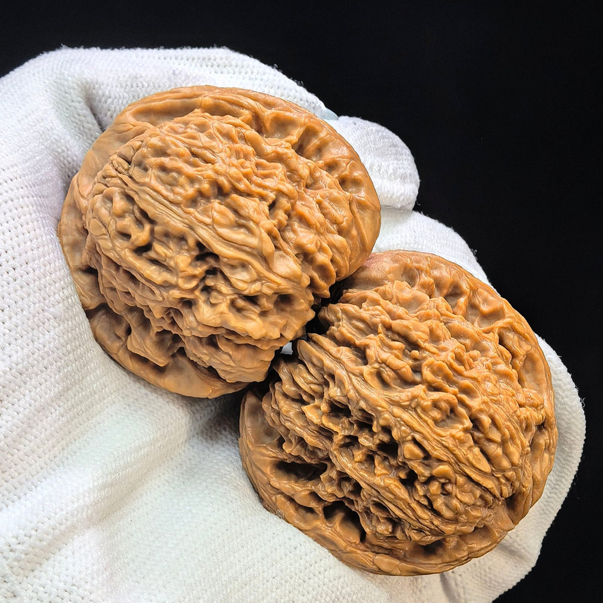 "Spherical Nanjiang Stone" Qiuxing Nanjiangshi Classic Low-Profile Wenwan Walnuts Pair | 44.0mm x 41.0mm | NJS-1503C - ThePatinaProject