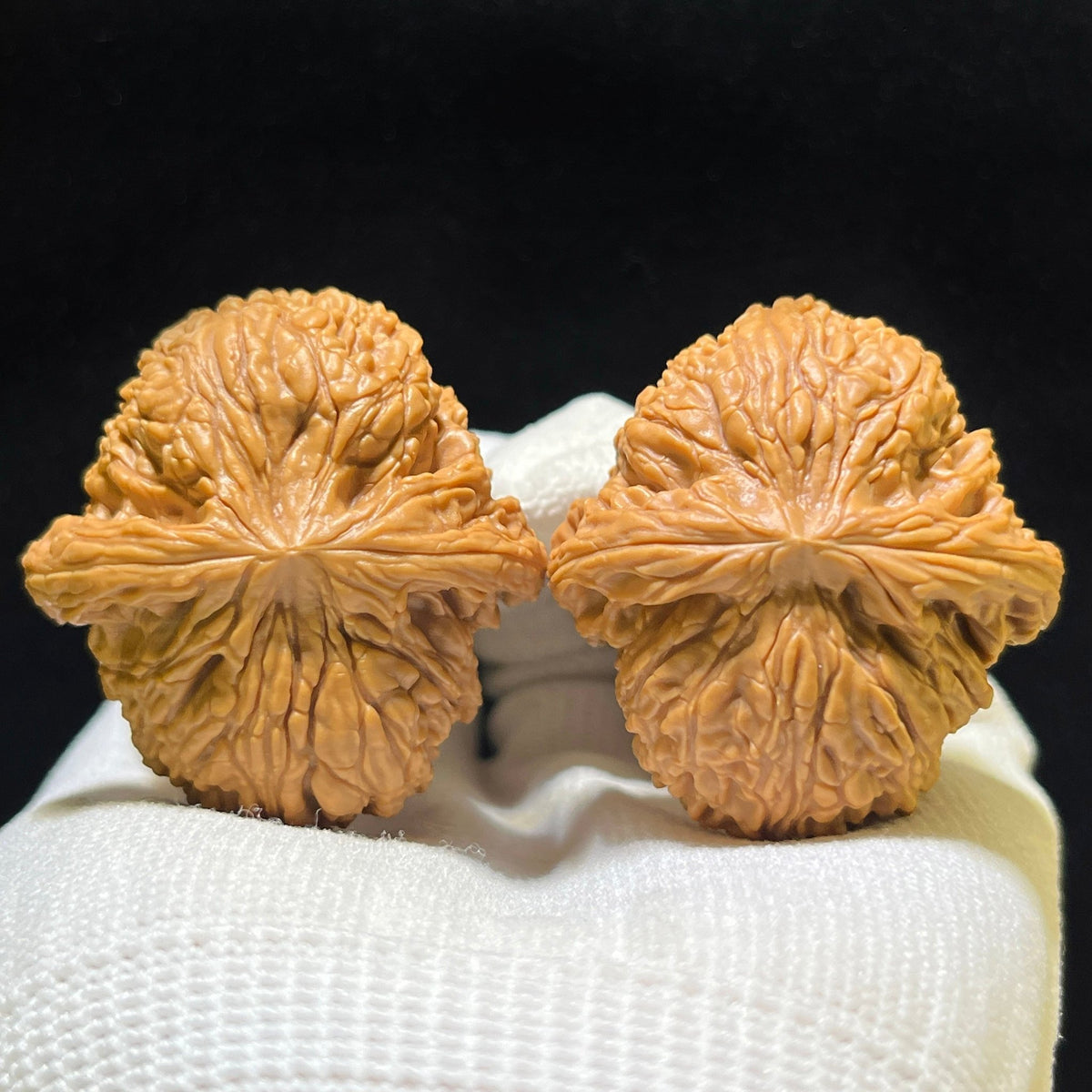 "Spherical Nanjiangshi Lionhead" Qiuxing Nanjiangshi NJS-1124 Low-Profile Wenwan Walnuts Pair | 40.0mm x 42.0mm | NJS-1124 - ThePatinaProject