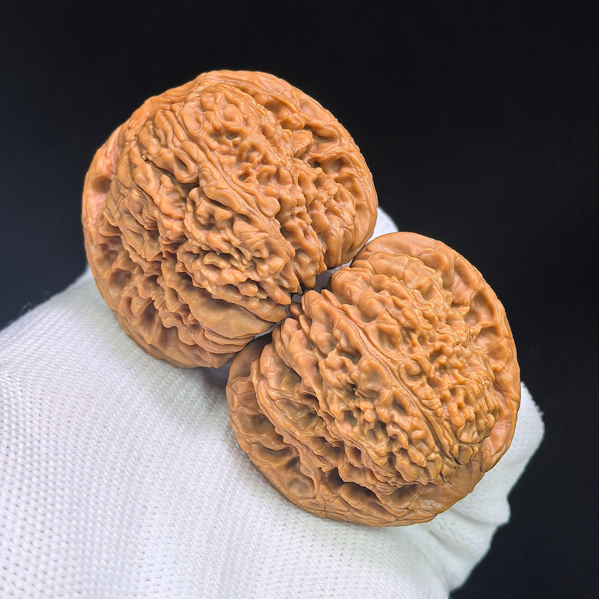 "Spherical Nanjiangshi / Round Nanjiangshi" Heirloom Collection Wenwan Walnuts Pair | 41.0mm x 41.0mm | NJS-1502C - ThePatinaProject