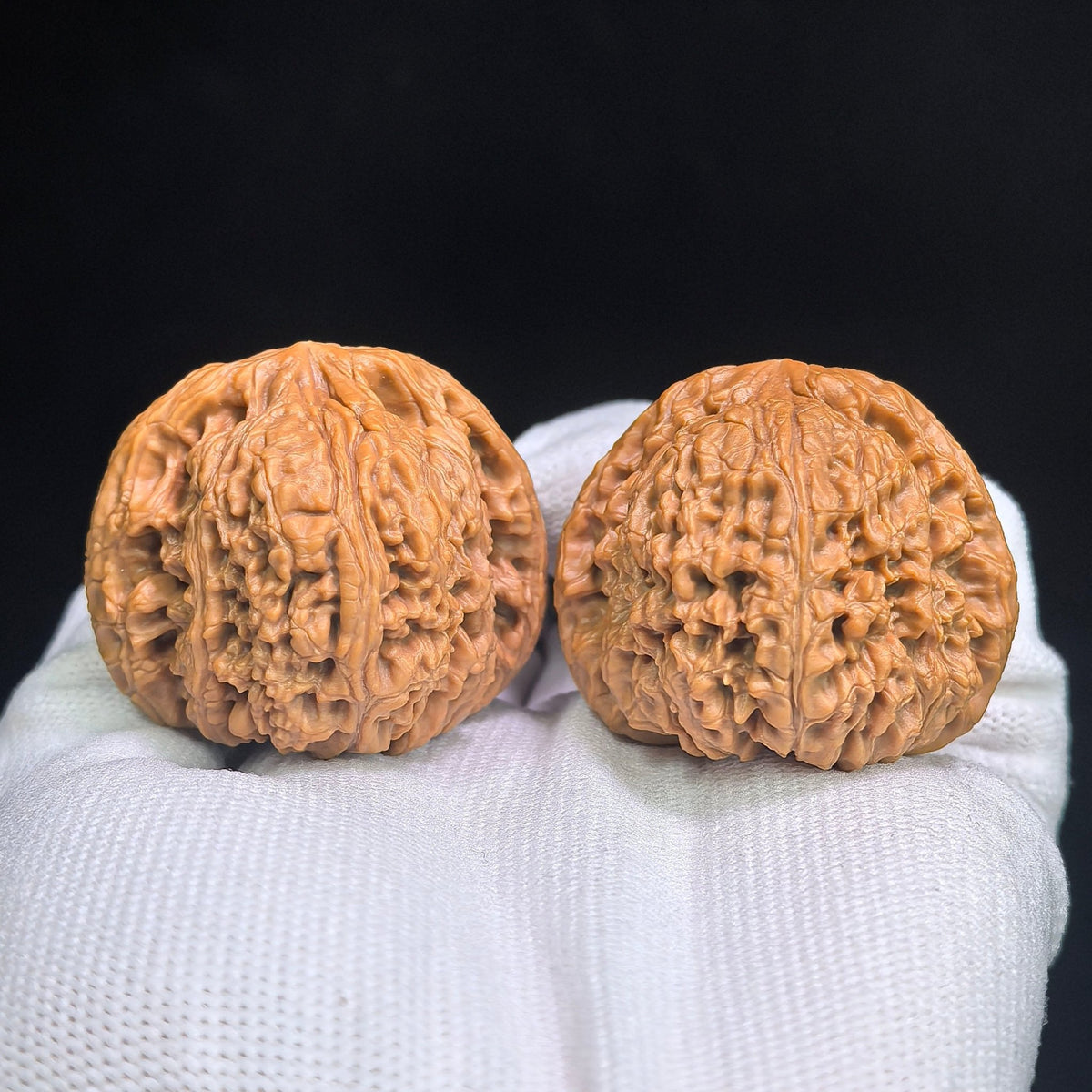 "Spherical Nanjiangshi / Round Nanjiangshi" Heirloom Collection Wenwan Walnuts Pair | 41.0mm x 41.0mm | NJS-1502C - ThePatinaProject