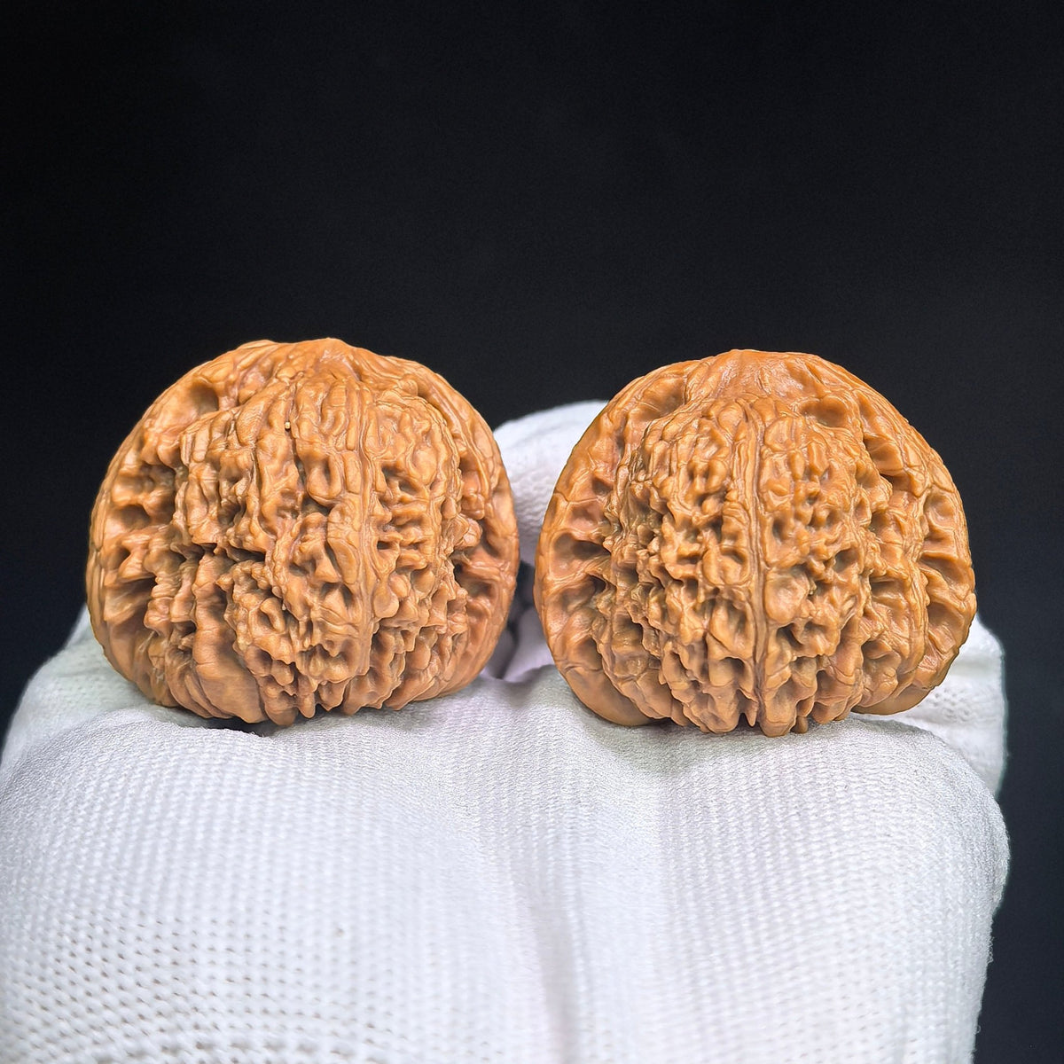 "Spherical Nanjiangshi / Round Nanjiangshi" Heirloom Collection Wenwan Walnuts Pair | 41.0mm x 41.0mm | NJS-1502C - ThePatinaProject