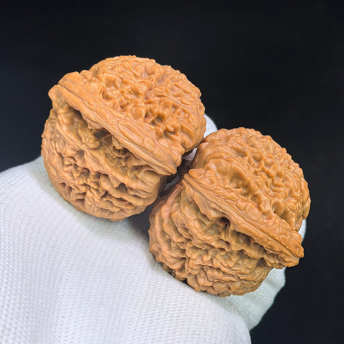 "Spherical Nanjiangshi / Round Nanjiangshi" Heirloom Collection Wenwan Walnuts Pair | 41.0mm x 41.0mm | NJS-1502C - ThePatinaProject