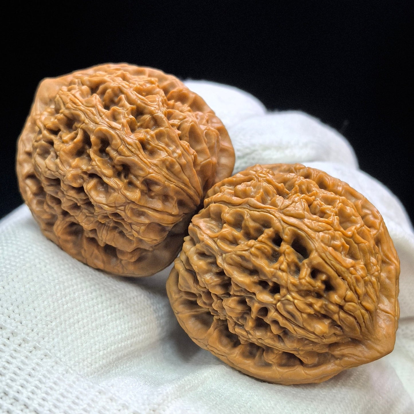 "Spherical Water Dragon Texture" Qiuxing Shuilongwen Low-Profile Wenwan Walnuts Pair | 37.0mm x 37.0mm | SLW-1503C - ThePatinaProject