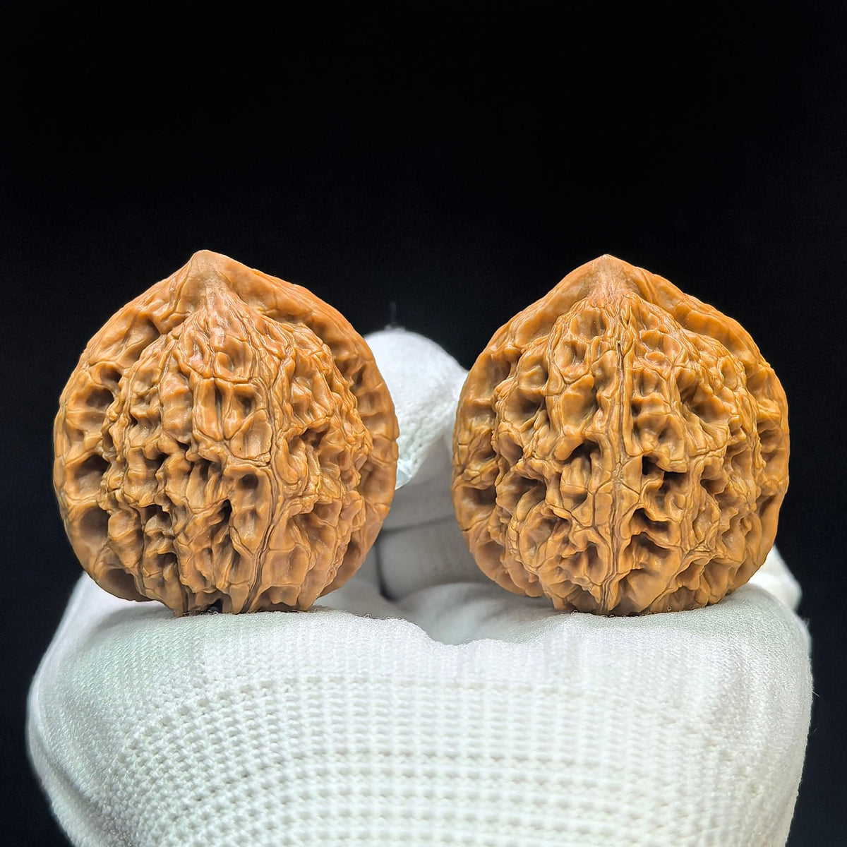 "Spherical Water Dragon Texture" Qiuxing Shuilongwen Low-Profile Wenwan Walnuts Pair | 37.0mm x 37.0mm | SLW-1503C - ThePatinaProject