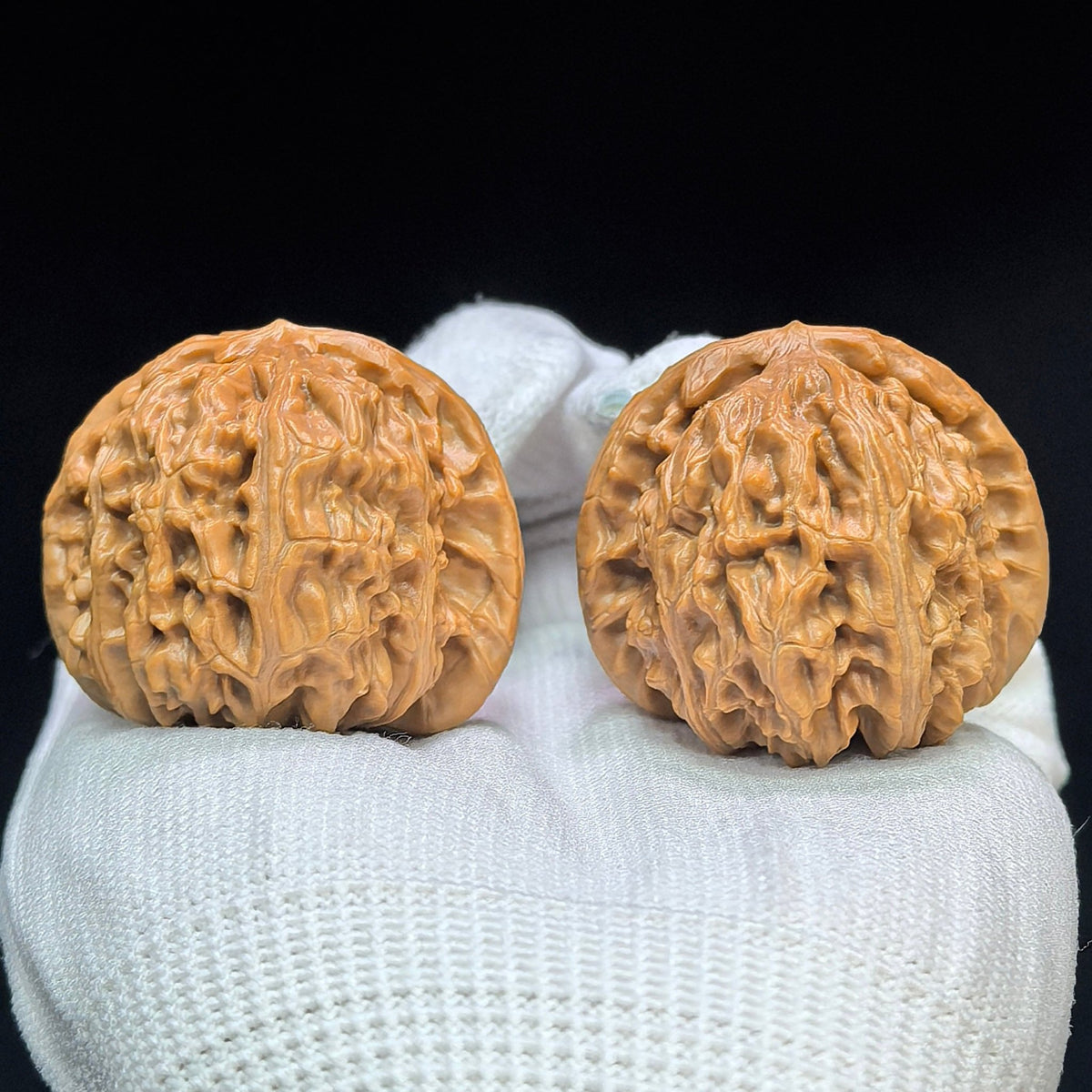 "Spherical White Lionhead" Qiuxing Baishizi QXBSJ-1504C Low-Profile Wenwan Walnuts Pair | 39.0mm x 40.0mm | QXBSJ-1504C - ThePatinaProject