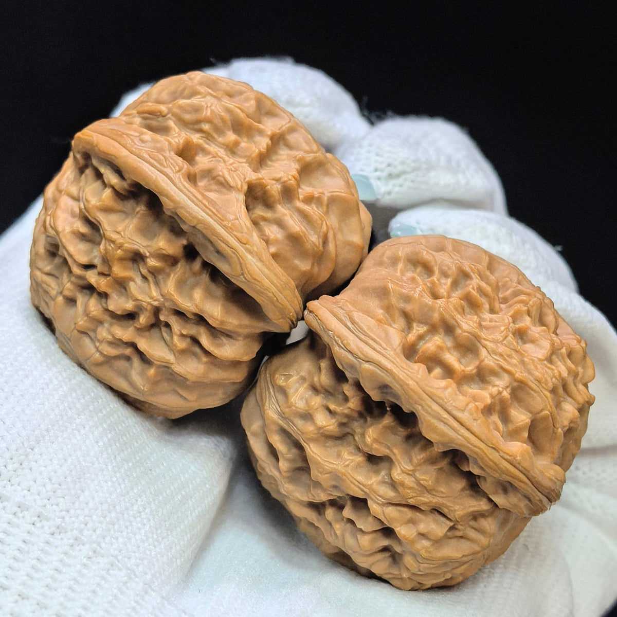 "Spherical White Lionhead" Qiuxing Baishizi QXBSJ-1505C Low-Profile Wenwan Walnuts Pair | 41.0mm x 40.0mm | QXBSJ-1505C - ThePatinaProject