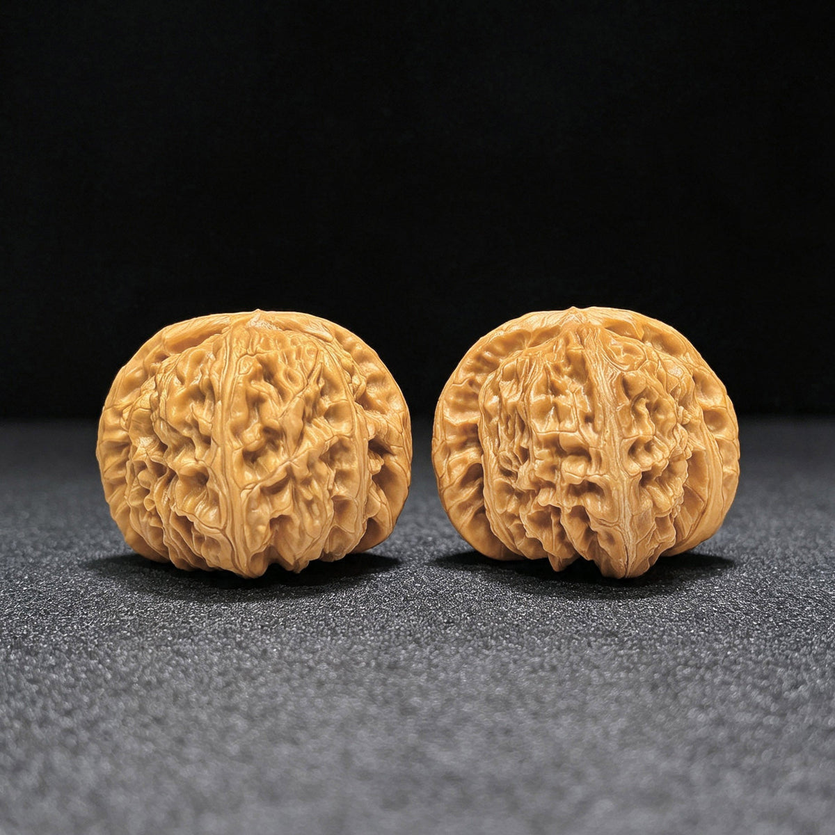 "Spherical White Lionhead" Qiuxing Baishizi QXBSJ-1506C Low-Profile Wenwan Walnuts Pair | 44.0mm x 44.0mm | QXBSJ-1506C - ThePatinaProject