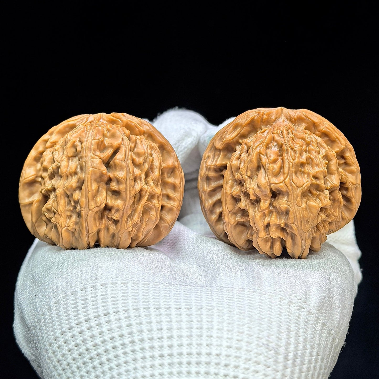 "Spherical White Lionhead" Qiuxing Baishizi QXBSJ-1508C Low-Profile Wenwan Walnuts Pair | 42.0mm x 43.0mm | QXBSJ-1508C - ThePatinaProject