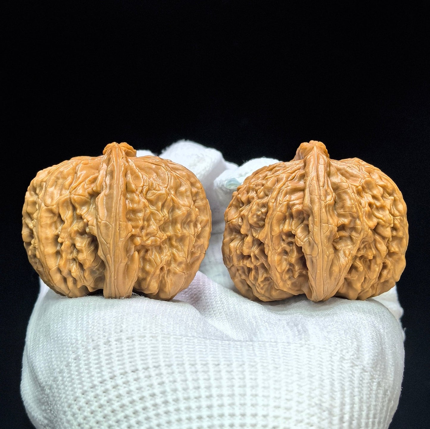 "Spherical White Lionhead" Qiuxing Baishizi QXBSJ-1508C Low-Profile Wenwan Walnuts Pair | 42.0mm x 43.0mm | QXBSJ-1508C - ThePatinaProject