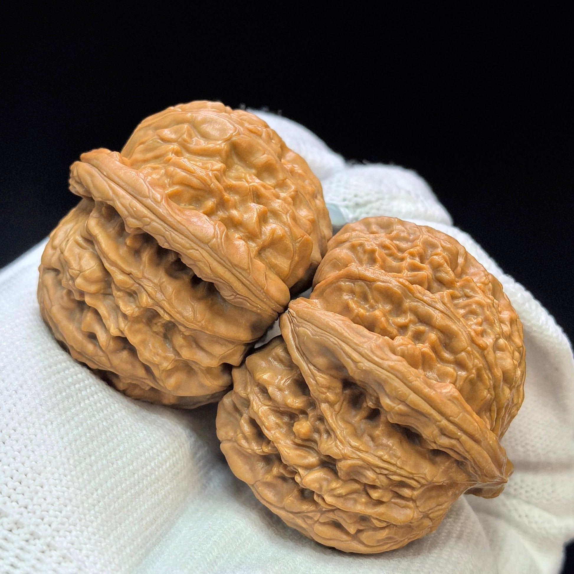 "Spherical White Lionhead" Qiuxing Baishizi QXBSJ-1508C Low-Profile Wenwan Walnuts Pair | 42.0mm x 43.0mm | QXBSJ-1508C - ThePatinaProject