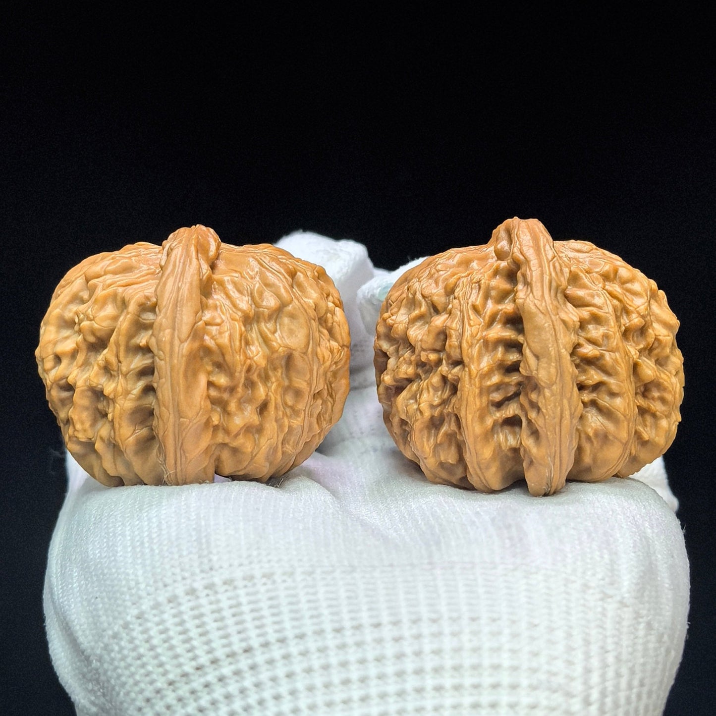 "Spherical White Lionhead" Qiuxing Baishizi QXBSJ-1508C Low-Profile Wenwan Walnuts Pair | 42.0mm x 43.0mm | QXBSJ-1508C - ThePatinaProject