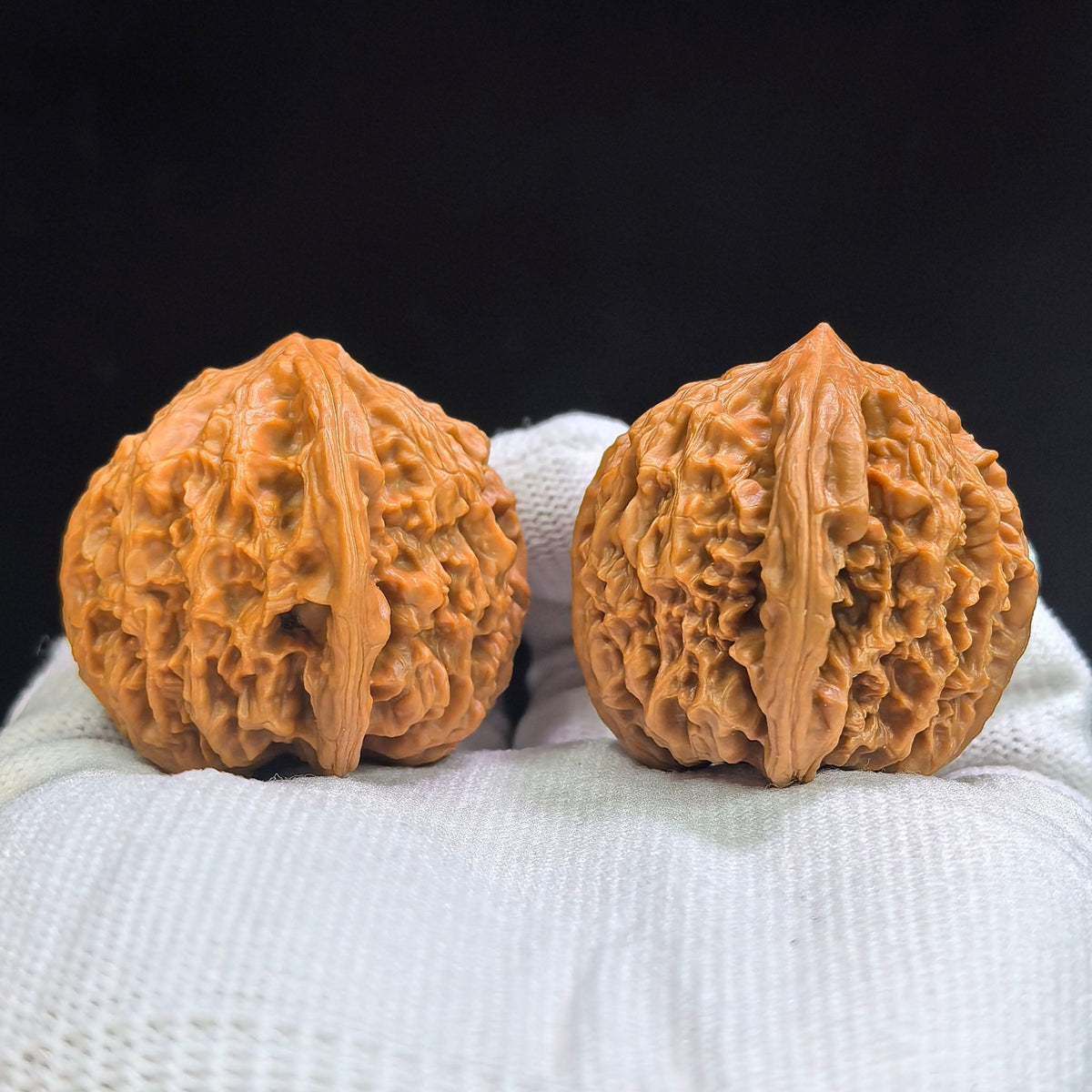 "Taihang Coarse Vein" Taihang Cujin DXCJ-17A4C Low-Profile Wenwan Walnuts Pair | 39.0mm x 39.0mm | DXCJ-17A4C - ThePatinaProject