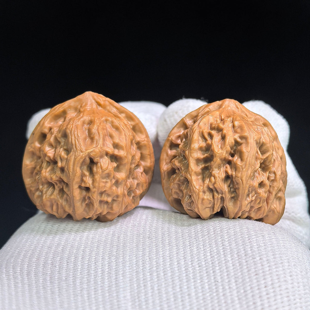 "Taihang Sycee Ingot" Taihang Yuanbao THYB-SY1G6 Hand-Spin Pocket Wenwan Walnuts Pair | 30.0mm x 33.0mm | THYB-SY1G6 - ThePatinaProject