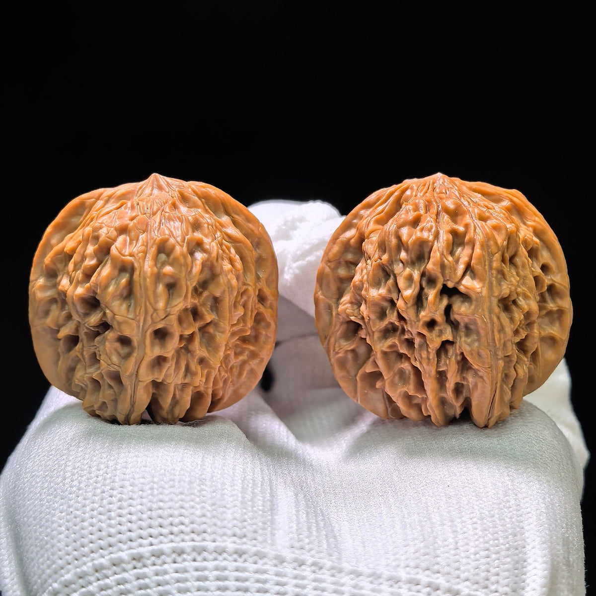 "Tall-Stance Millstone" Gaochun Mopan Classic Heritage Wenwan Walnuts Pair | 37.0mm x 37.0mm | MP-1117 - ThePatinaProject