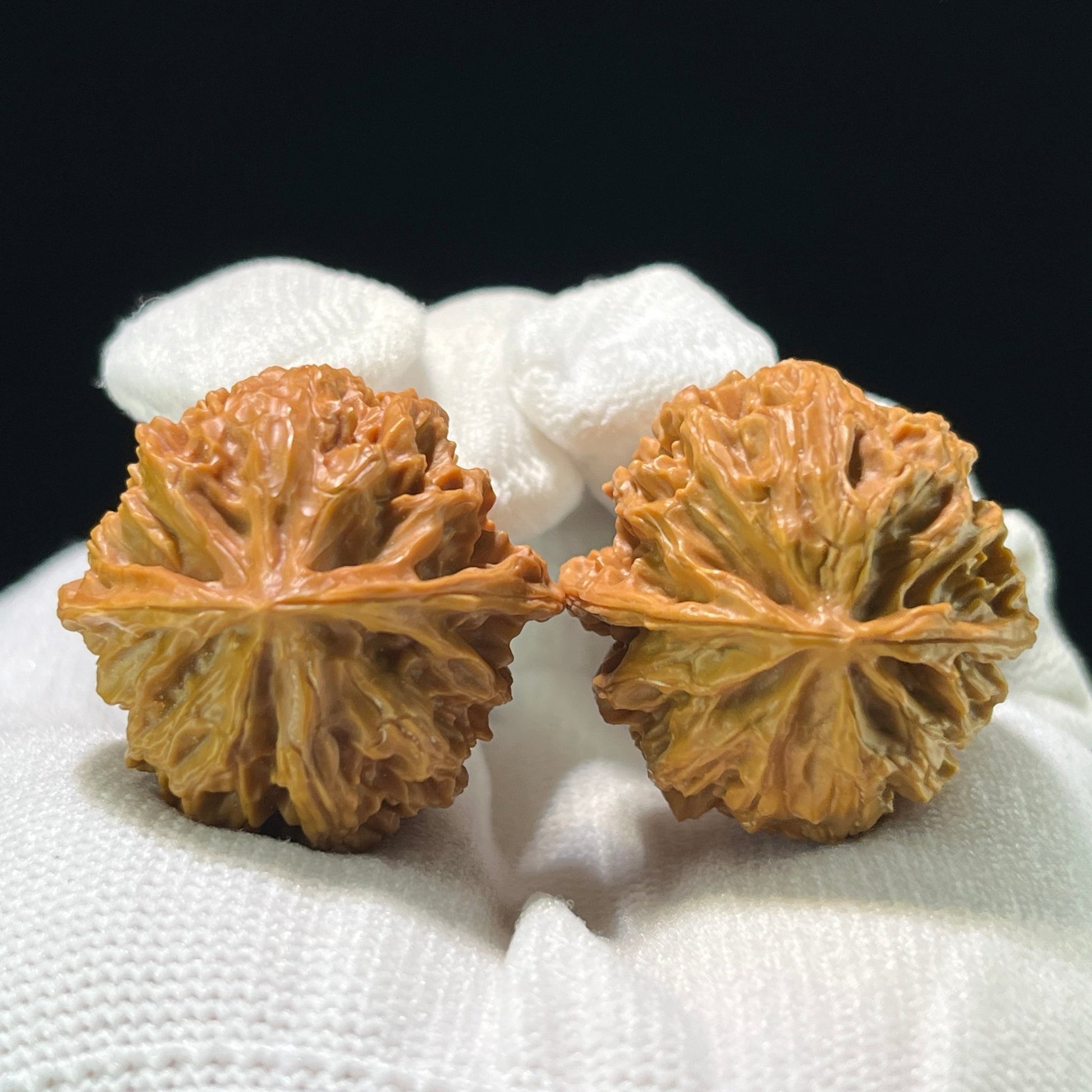 The "Apple Orchard" (Ping Guo Yuan) Traditional Hand-Twister Pair | 32.0mm x 31.0mm | PGY-804 - ThePatinaProject