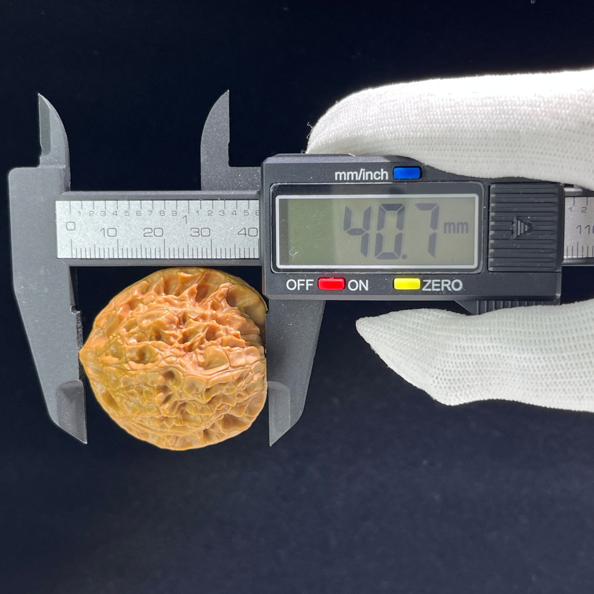 The "Baihua Mountain Qilin" (Bai Hua Shan Qi Lin Wen) Balanced Giant Pair | 40.0mm x 39.0mm | BHSQLW-709 - ThePatinaProject