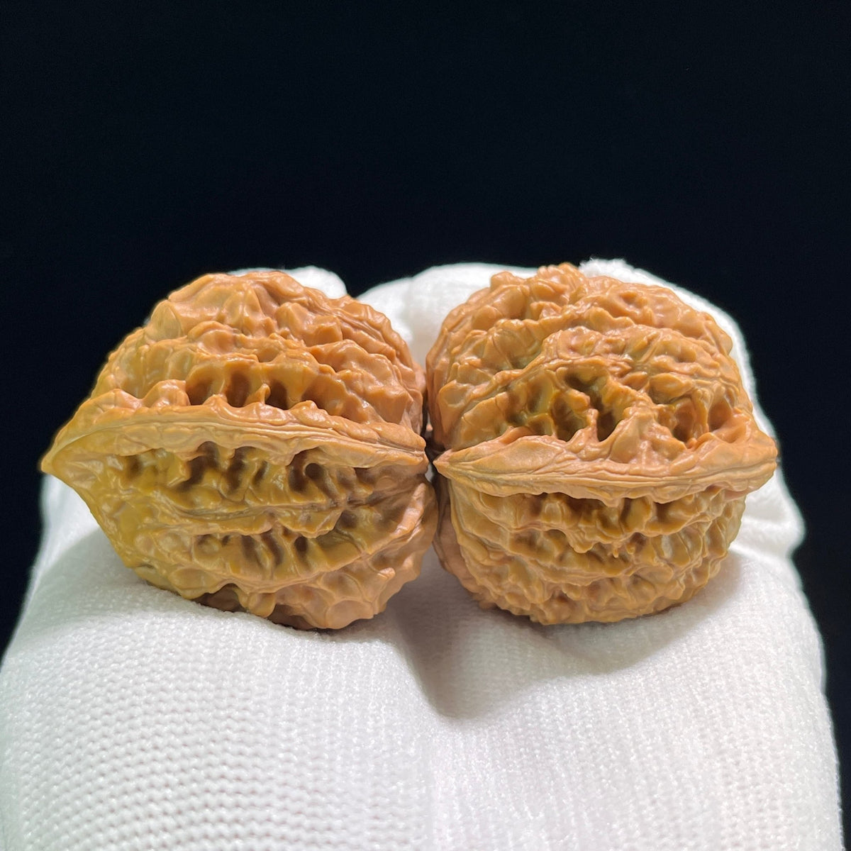 The "Baihua Mountain Qilin" (Qi Lin Wen) Ergonomic Giant Pair | 40.0mm x 37.0mm | BHSQLW-706 - ThePatinaProject
